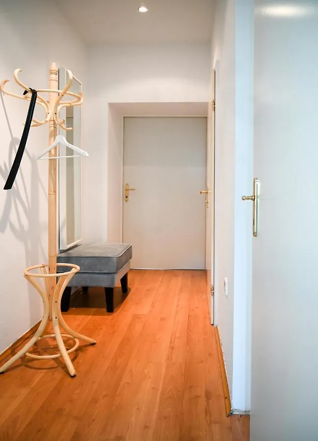 Backpacker Apartment Bahnhof Vienna 0*,  Austria