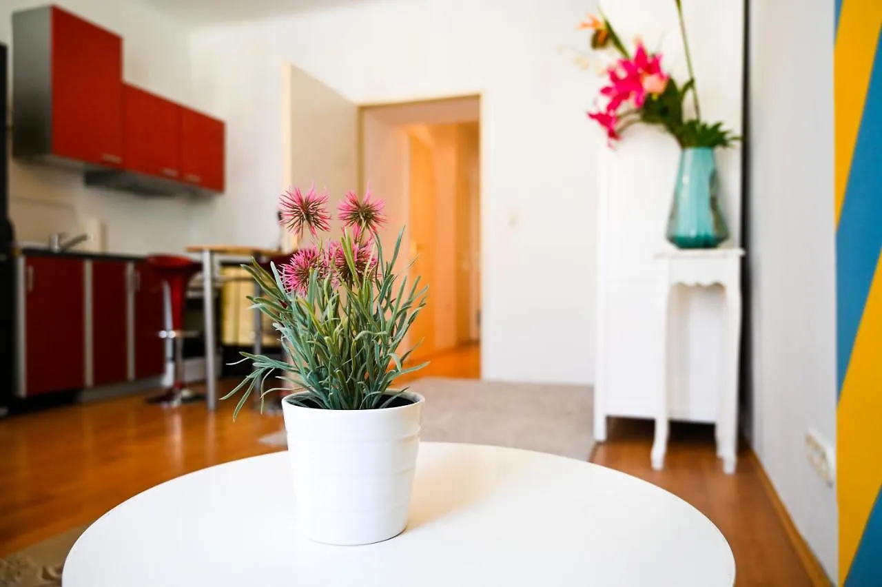 Backpacker Apartment Bahnhof Vienna Austria